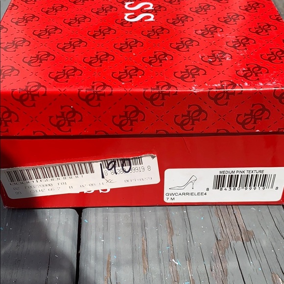 Guess Pointed toe sequin stilettos - Picture 4 of 4